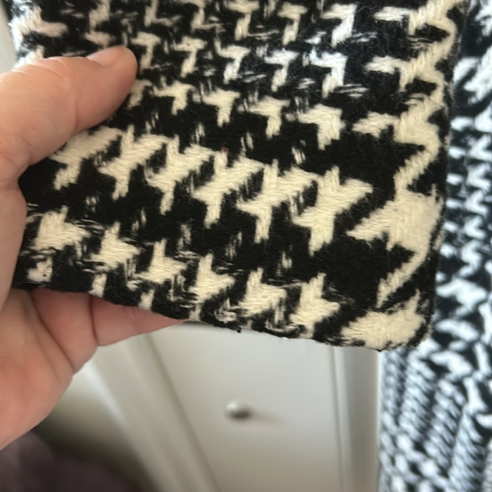 Forever 21 houndstooth coat - Picture 5 of 10